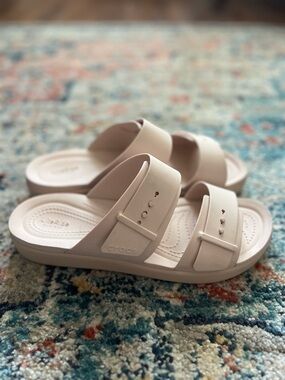 Women’s Crocs Brooklyn Low Wedge Sandal Size 10